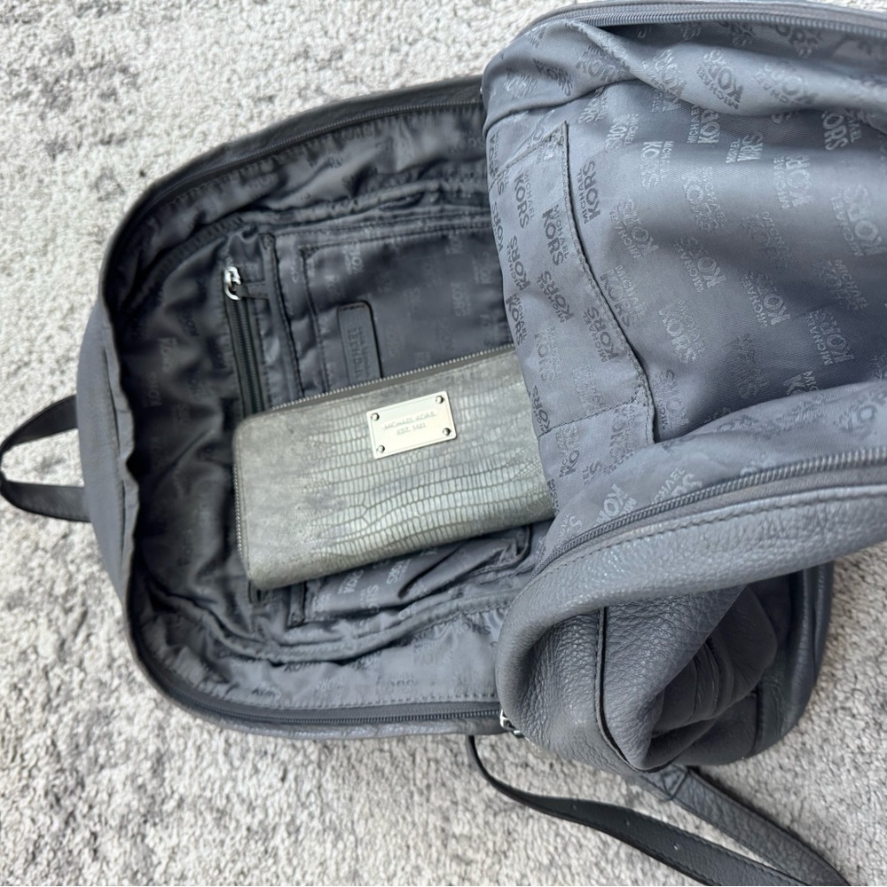 Michael Kors Leather Backpack + Wallet Set Gray - Picture 12 of 14
